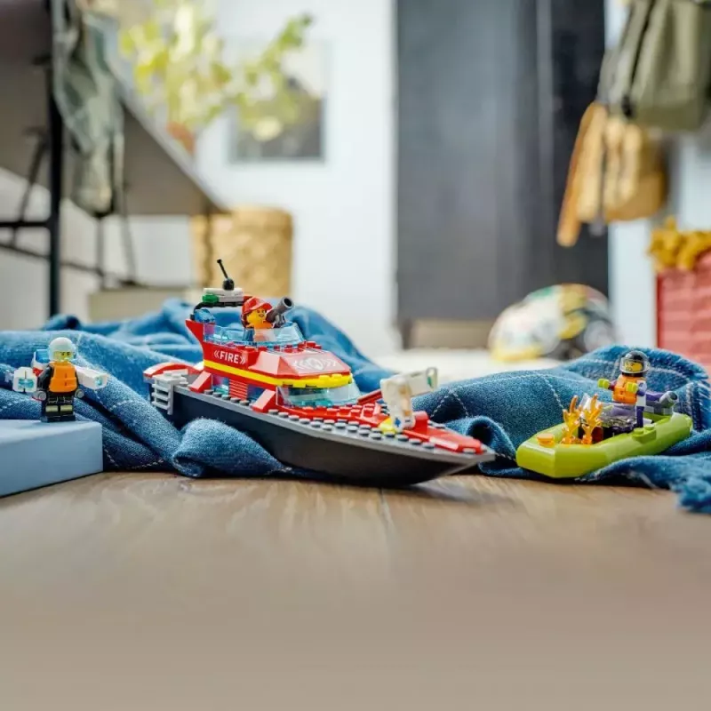 LEGO Spielset Feuerwehr-Rettungsboot 60373 — City Serie, 144 Teile, 3 Minifiguren, Alter 5+, Maße 80×230×70 mm