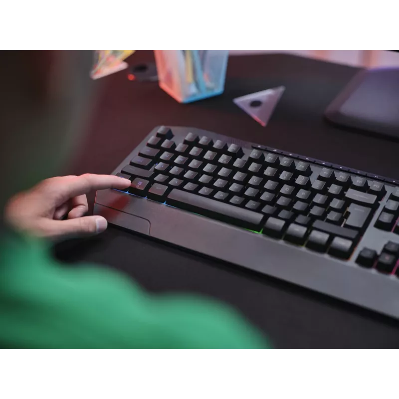 Kabelgebundenes Gaming-Tastatur TRUST GXT 836 Evocx USB QWERTY US-Englisch, RGB-Beleuchtung, Handgelenkauflage, 114 Tasten, 110%-Layout