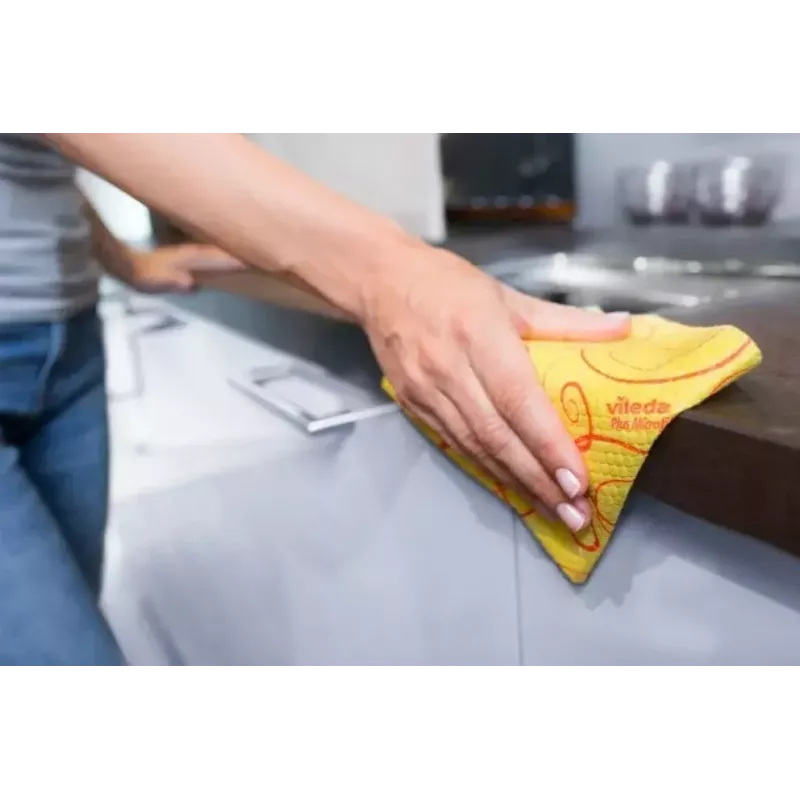 Reinigungstuch VILEDA Universal Cloth 144828, Packung mit 3 wiederverwendbaren Tüchern, 340 x 340 mm, 50 % Viskose/30 % Polyester/20 % Polypropylen