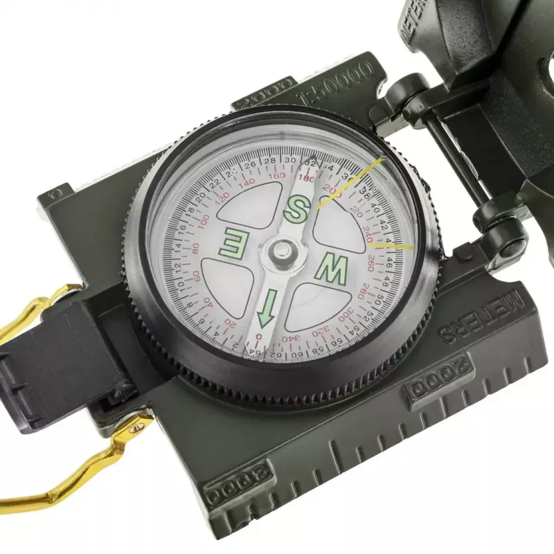 Magnetischer Navigationskompass Mil‑Tec Mil‑Tec US mit Beleuchtung, Aluminiumgehäuse, Maßstäbe 1:50k & 1:25k, oliv