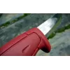 Feststehendes Messer Mora BASIC 511 — Kohlenstoffstahlklinge, roter Griff