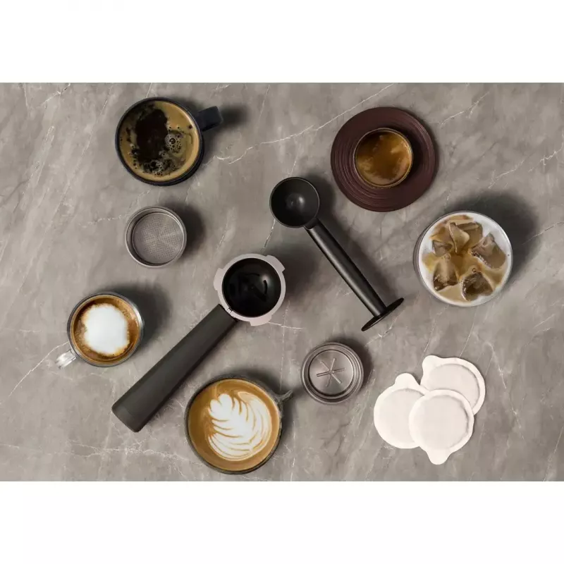 Espressomaschine AEG EC6-1-6BST, manuell, Tischgerät, 1,0 l Wassertank, 15 bar, Milchaufschäumer, 1450 W, Touch-Bedienung, schwarz