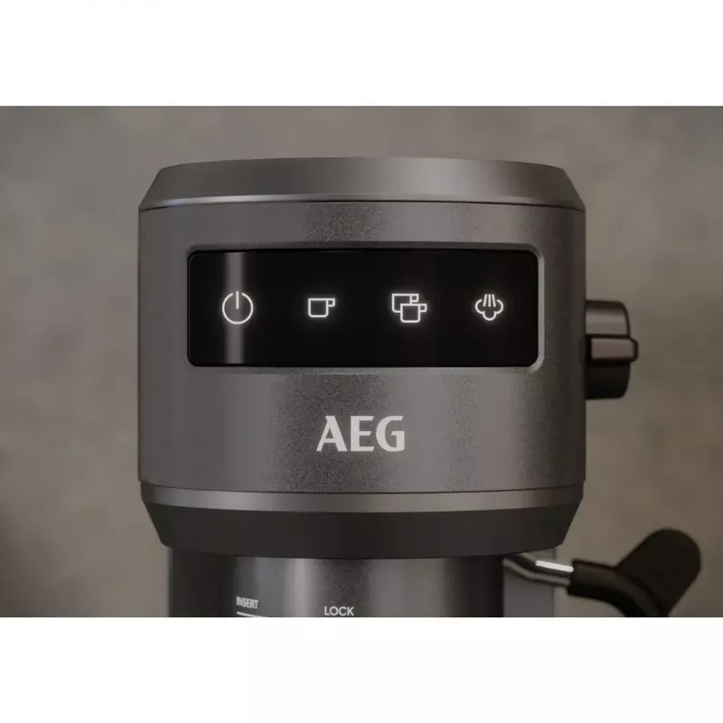 Espressomaschine AEG EC6-1-6BST, manuell, Tischgerät, 1,0 l Wassertank, 15 bar, Milchaufschäumer, 1450 W, Touch-Bedienung, schwarz