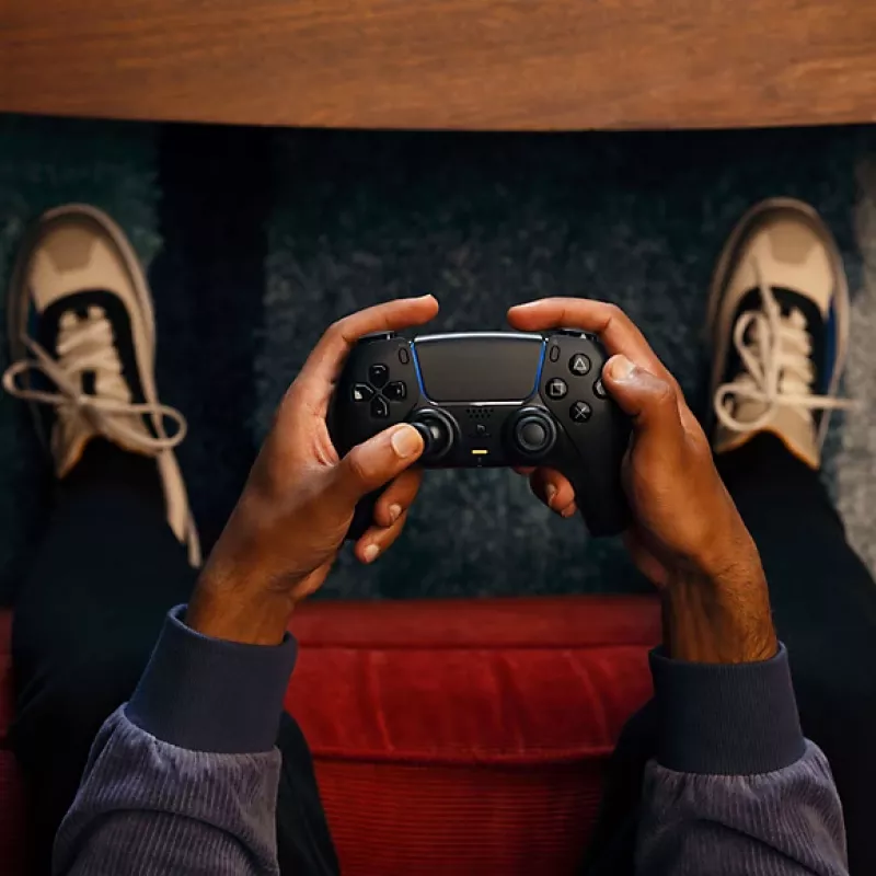 Gamepad Sony DualSense V2 Schwarz – Kabellos/Bluetooth 5.1 & USB-C, integrierter Akku, Haptik, Gyroskop, Touchpad, Headset-Anschluss