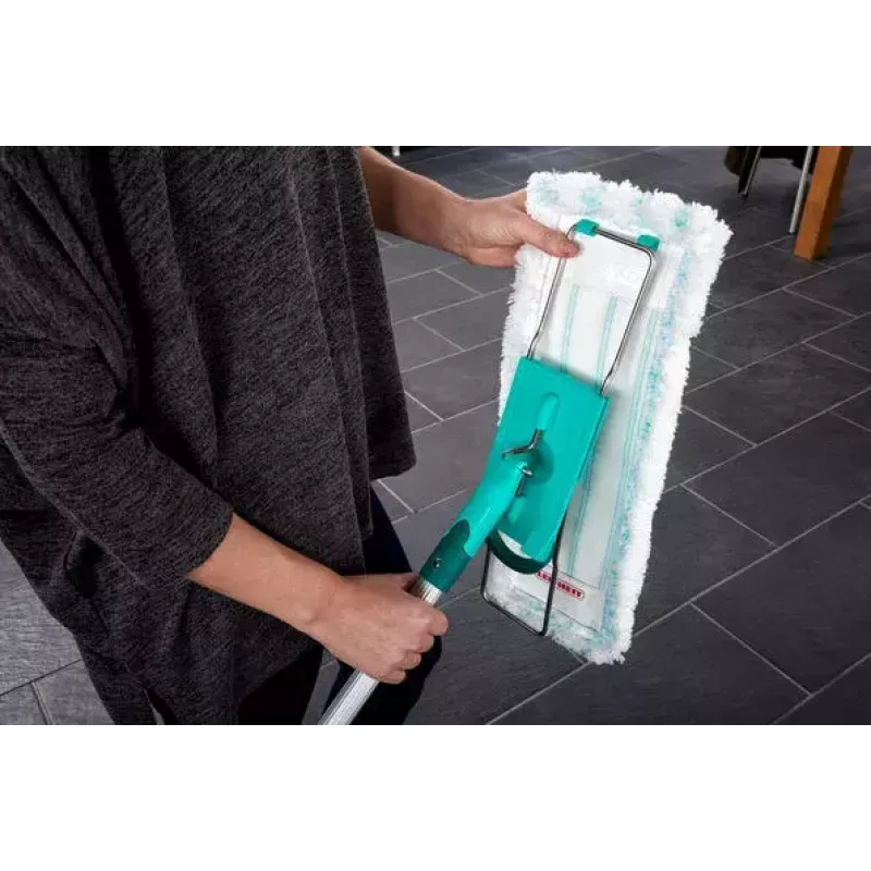 Leifheit 55045 Wet Microfiber – Flachwischmopp mit Mikrofaserbezug für die Bodenreinigung