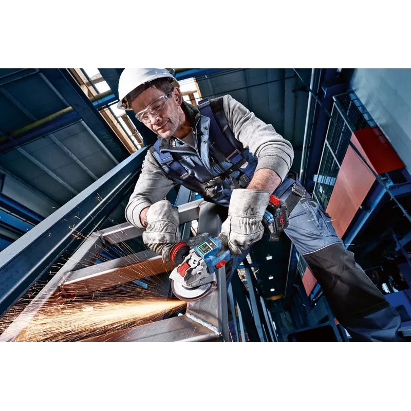 “Bosch Combi-Kit 4 Werkzeuge 18V Batterie”