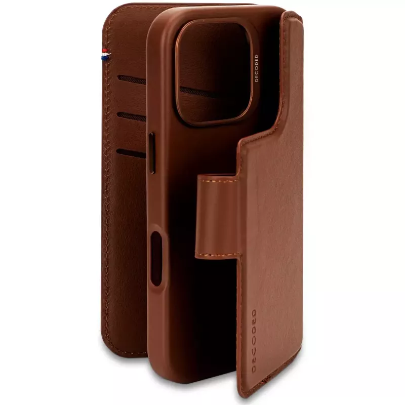Decoded Abnehmbare Leder-Brieftaschen-Handyhülle für iPhone 16 Pro – Braun, echtes Leder, Mikrofaser, 6,3-Zoll-Bildschirm, 3 Kartenfächer