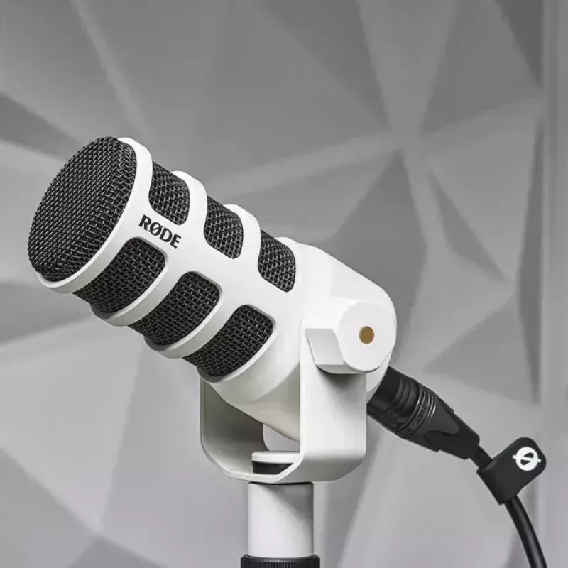 Dynamisches Bühnenmikrofon Rode PodMic weiß — Niere, XLR, 20–20000 Hz, -57 dB Empfindlichkeit