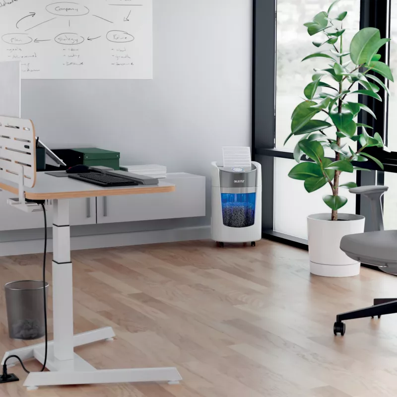 Leitz IQ OptiMax Small Office 350 Micro Cut Papierschredder Sicherheitsstufe P5 22 L – Weiß