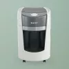 Leitz IQ OptiMax Small Office 350 Micro Cut Papierschredder Sicherheitsstufe P5 22 L – Weiß