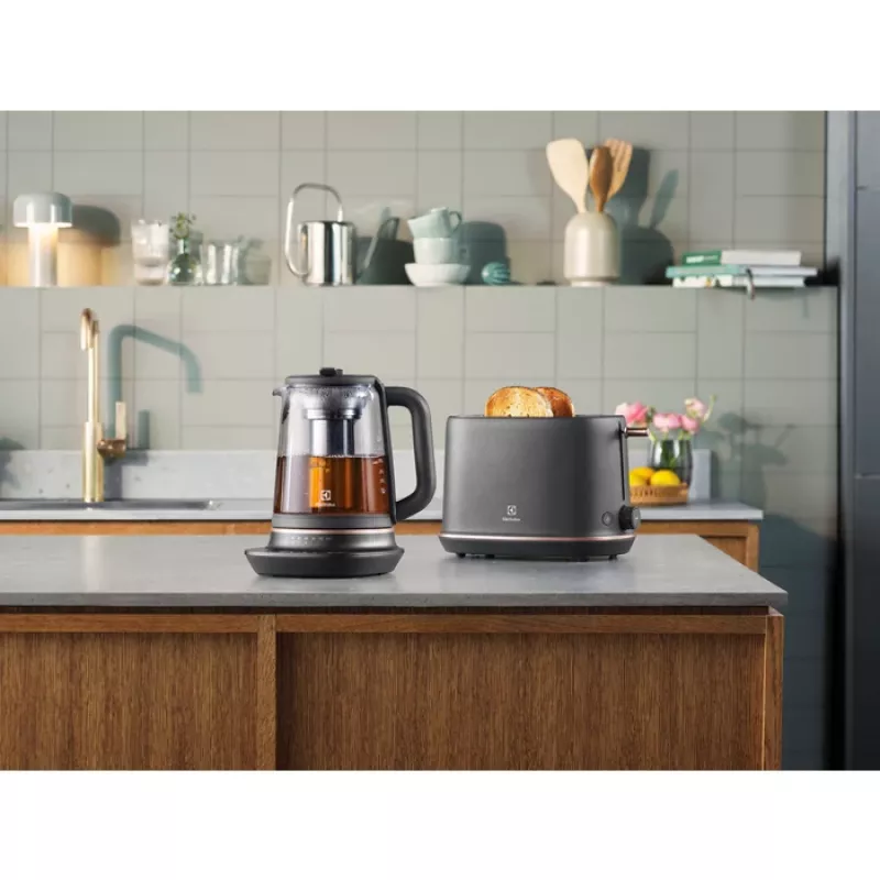 Electrolux E7GK1-8BP Wasserkocher 1,7 l 2000 W Schwarz, Kupfer