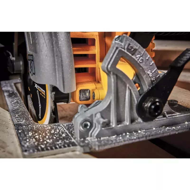 Tragbare Kreissäge DeWALT DCS573NT-XJ
