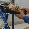 DYMO Rhino 6000+ Industrie-Etikettendrucker | Computerverbundener Etikettendrucker mit Hartschalenkoffer | Enthält 1 Vinylbandkassette, 1 flexible Nylonbandkassette und wiederaufladbaren Lithium-Ionen-Akku