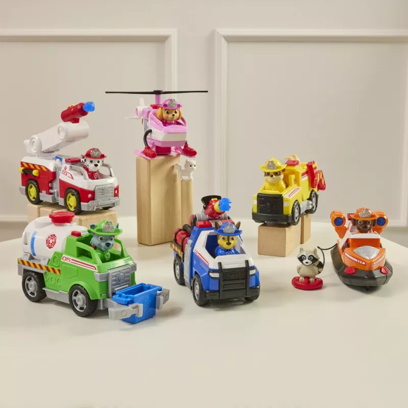 PAW Patrol Fire Rescue: Rocky Rescue Fire Tanker mit Actionfigur, Greifarm und Spielzeug-LKW, Spielzeug für Jungen & Mädchen ab 3 Jahren