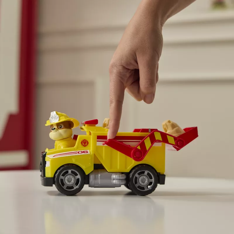 PAW Patrol Fire Rescue: Rubble Rescue Feuerwehr-Kipplaster mit Actionfigur, Projektilen und Spielzeug-LKW, Spielzeug für Jungen und Mädchen ab 3 Jahren