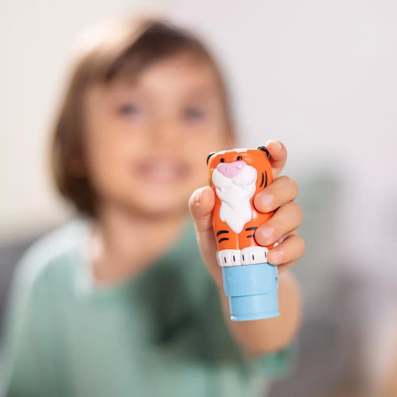 Melissa & Doug Sticker WOW! 24-seitiger Aktivitätsblock und Sticker-Stempel, 300 Sticker, Kunst- und Bastel-Fidget-Spielzeug Sammlerfigur – Tiger – FSC-zertifiziert