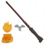 Wizarding World Harry Potter, 12-Zoll magischer Sammler-Harry-Potter-Zauberstab mit Ständer & Druckguss-Ikone, Magische Geschöpfe, Accessoire für Kostüme