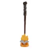 Wizarding World Harry Potter, 12-Zoll magischer Sammler-Harry-Potter-Zauberstab mit Ständer & Druckguss-Ikone, Magische Geschöpfe, Accessoire für Kostüme
