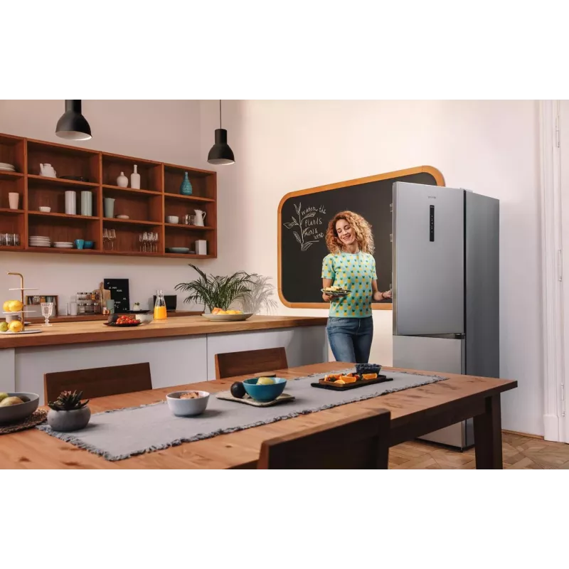 Gorenje Kühl-Gefrierkombination NRK619CAXL4 SI, 304 L, SN-N, 6 kg/24h, C, Fresh Zone-Fach, Grau