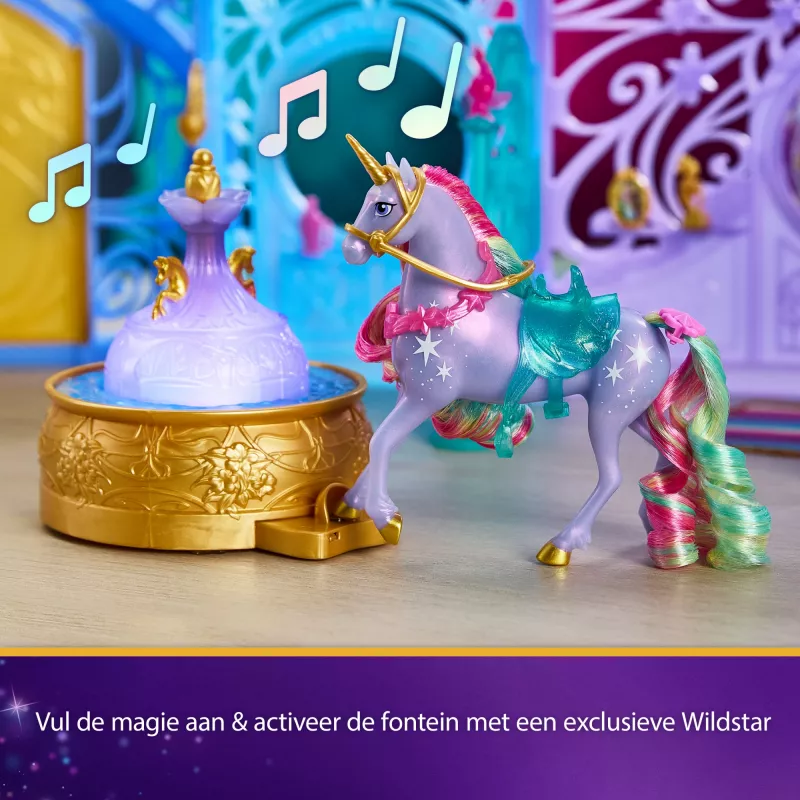 Spielset Spin Master Unicorn Academy Stall mit Springbrunnen, Licht- und Soundeffekten