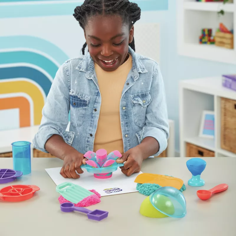 Kinetic Sand, Ultimate Sandisfying Set mit 2lbs Spielsand (Pink, Gelb & Türkis), 10 Werkzeuge & Formen, Sensorik-Spielzeug für Kinder ab 7 Jahren