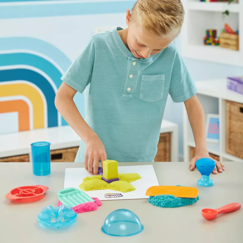 Kinetic Sand, Ultimate Sandisfying Set mit 2lbs Spielsand (Pink, Gelb & Türkis), 10 Werkzeuge & Formen, Sensorik-Spielzeug für Kinder ab 7 Jahren
