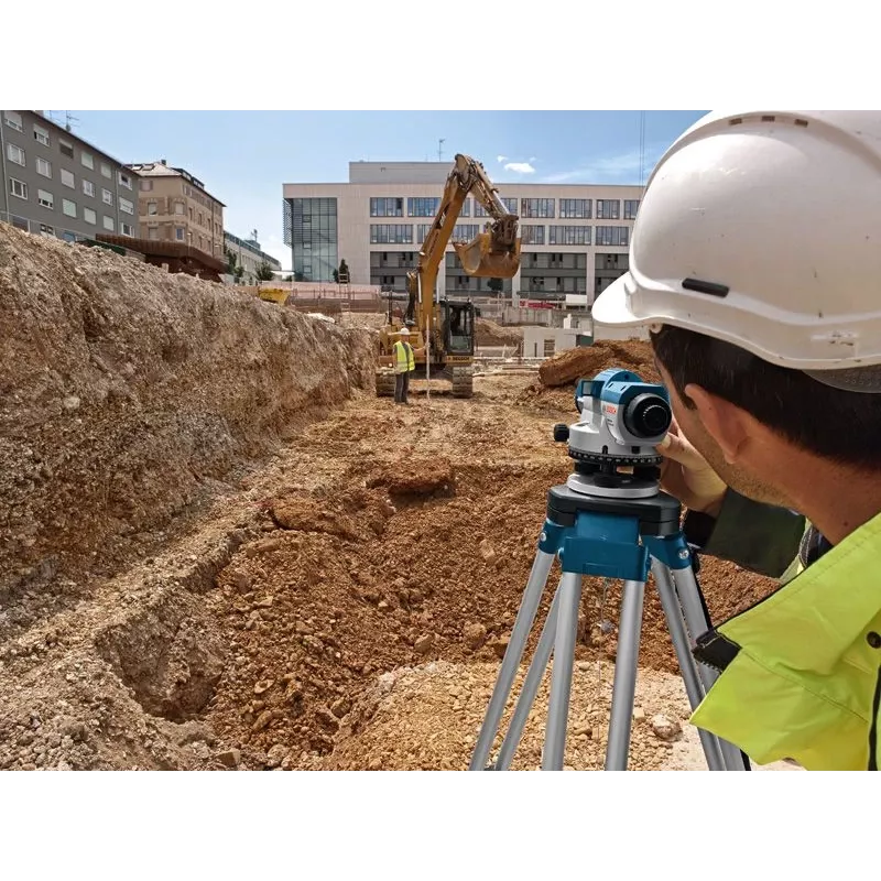 Optisches Nivelliergerät Bosch GOL 32 G Professional — 400 gon, mit Stativ