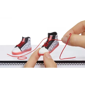 Miniverse Make It Mini Sneakers im PDQ, 8 Jahre, Mehrfarbig, Kunststoff