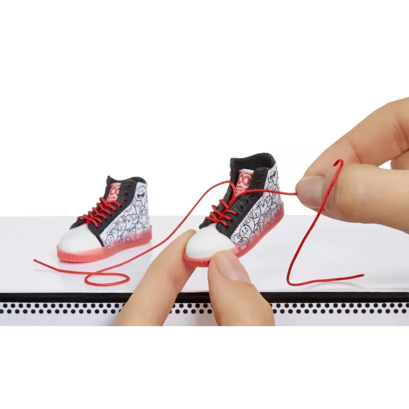 Miniverse Make It Mini Sneakers im PDQ, 8 Jahre, Mehrfarbig, Kunststoff