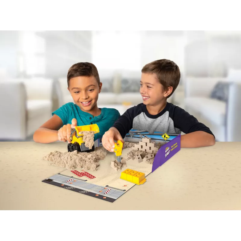 Kinetic Sand, Dig N' Demolish Spielset mit 450g Spielsand & Spielzeug-LKW, Sensorisches Spielzeug für Kinder ab 5 Jahren