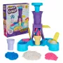 Kinetic Sand, Soft Serve Station, Easter Basket Stuffers, enthält 14oz formbaren Spielsand (3 Farben), 2 Eiswaffeln & 2 Werkzeuge