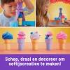 Kinetic Sand, Soft Serve Station, Easter Basket Stuffers, enthält 14oz formbaren Spielsand (3 Farben), 2 Eiswaffeln & 2 Werkzeuge