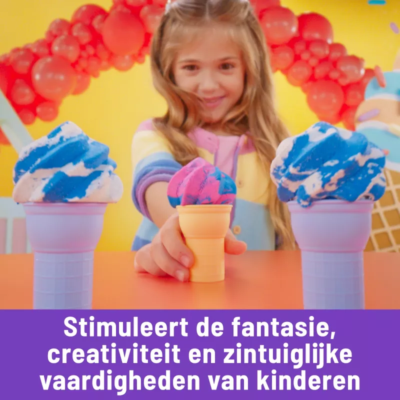 Kinetic Sand, Soft Serve Station, Easter Basket Stuffers, enthält 14oz formbaren Spielsand (3 Farben), 2 Eiswaffeln & 2 Werkzeuge