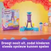 Kinetic Sand, Soft Serve Station, Easter Basket Stuffers, enthält 14oz formbaren Spielsand (3 Farben), 2 Eiswaffeln & 2 Werkzeuge