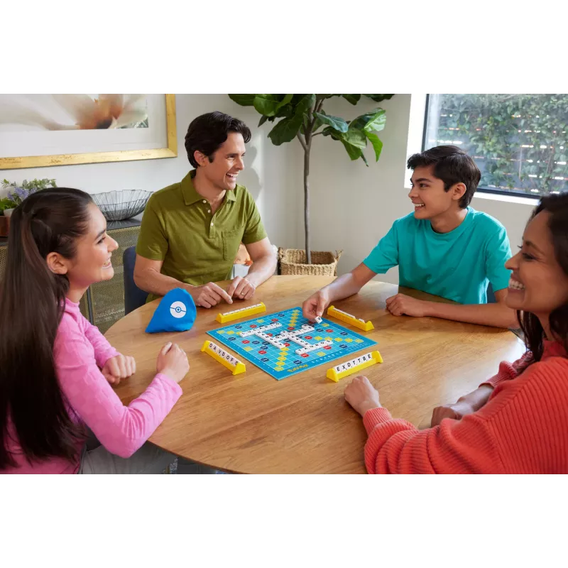 Games Scrabble Pokémon Brettspiel, klassisches Familienspiel mit zwei Spielvarianten für 2-4 Spieler, deutsche Ausgabe