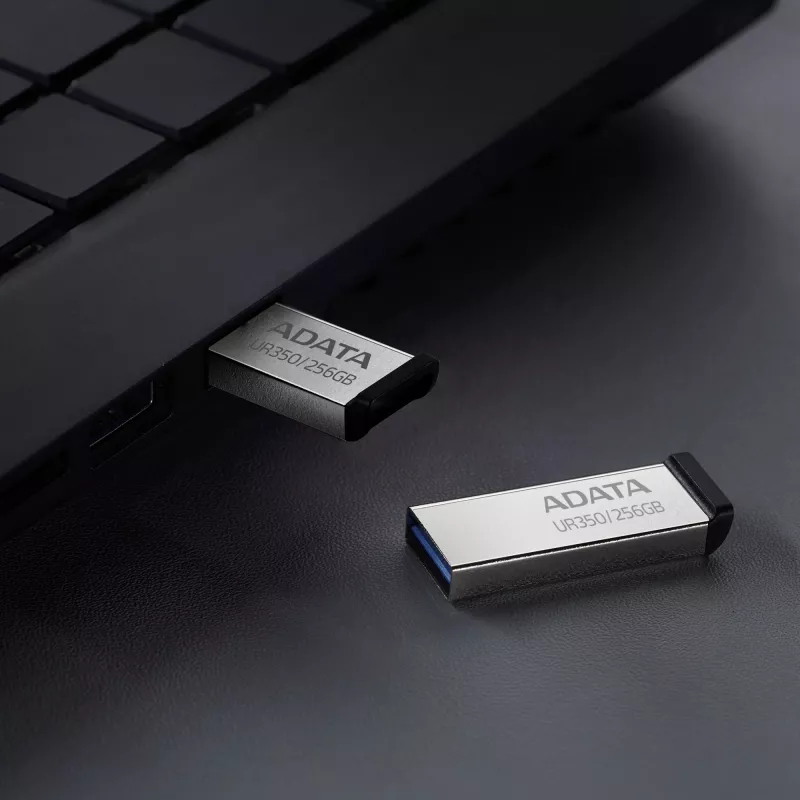 ADATA UR350 USB-Stick 256 GB USB Typ-A 3.2 Gen 1 (3.1 Gen 1) Schwarz, Silber