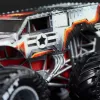 Monster Jam, Marvel Offizieller Iron Man Vs. War Machine Druckguss-Monstertrucks, Maßstab 1:64, Spielzeug für Jungen und Mädchen ab 3 Jahren