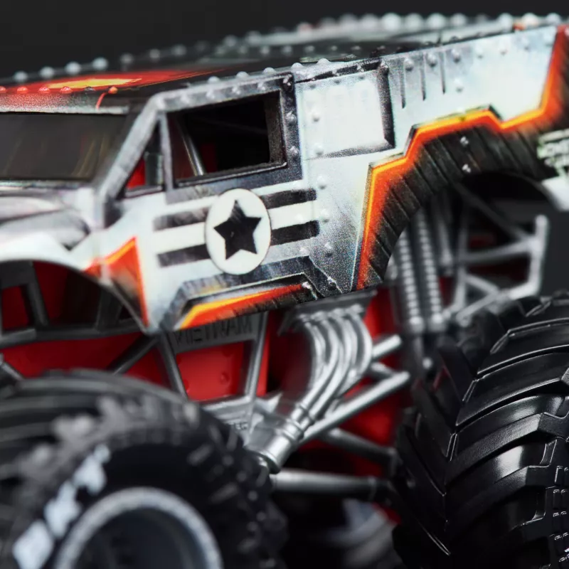 Monster Jam, Marvel Offizieller Iron Man Vs. War Machine Druckguss-Monstertrucks, Maßstab 1:64, Spielzeug für Jungen und Mädchen ab 3 Jahren