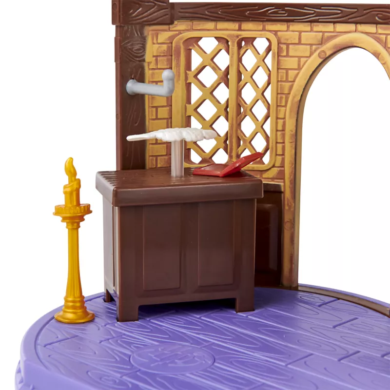 Wizarding World Harry Potter, Magical Minis Zauberkunst-Klassenzimmer mit exklusiver Hermine-Granger-Figur und Zubehör, Kinderspielzeug ab 5 Jahren