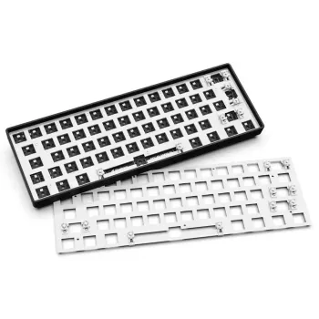 Mechanische kompakte 60%-Tastatur Sharkoon SKILLER SGK50 S4 — Kabelgebundenes USB, QWERTY deutsches Layout, RGB-Hintergrundbeleuchtung, 1,5 m Kabel, schwarz