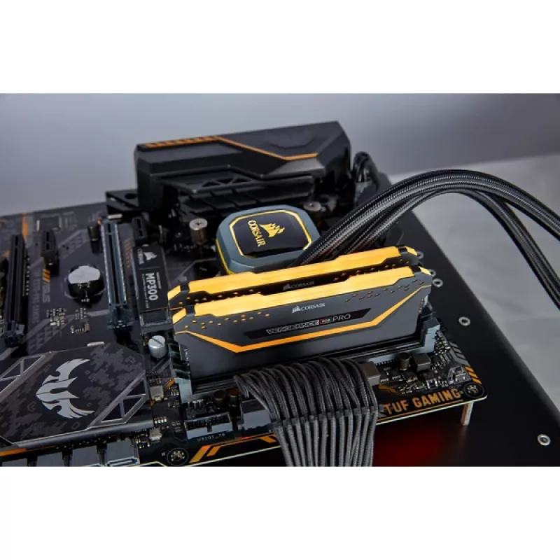 CORSAIR Speicher 16GB DDR4 3200MHz 2x8GB C16 - Schwarz (geöffnete Verpackung)