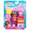 Gabbys Puppenhaus, Kunstatelier-Set mit 2 Spielfiguren, 2 Zubehörteilen, Lieferung und Möbelstück, Kinderspielzeug für Kinder ab 3 Jahren