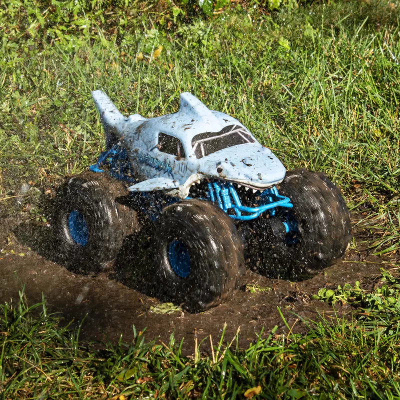 Monster Jam, offizieller Megalodon STORM All-Terrain ferngesteuerter Monster Truck, Maßstab 1:15