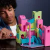 Mattel MEGA Squid Game Treppenbau-Spielzeugset mit Actionfigur (1707 Teile) für Sammler