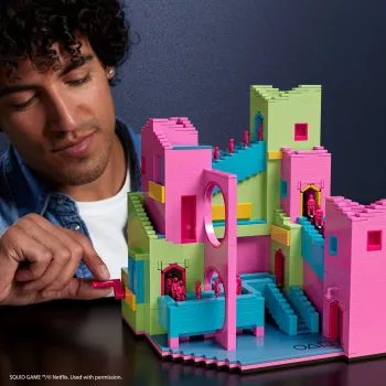 Mattel MEGA Squid Game Treppenbau-Spielzeugset mit Actionfigur (1707 Teile) für Sammler