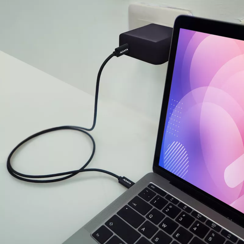 USB-C-auf-USB-C-Kabel ADATA CACC-200PN-BK, USB 2.0, 2 m, schwarz