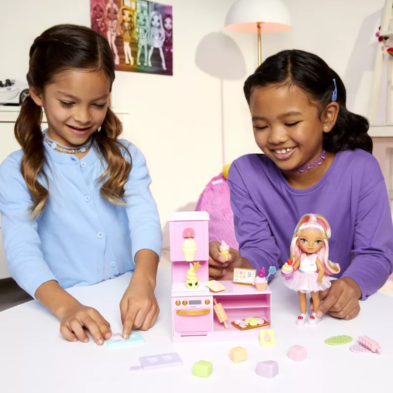 Rainbow High Little Dessert Shop mit Kandy Playset, Modepuppe, weiblich, 4 Jahre, 140 mm, mehrfarbig