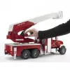 Feuerwehr BRUDER MACK Granite mit Wasserpumpe