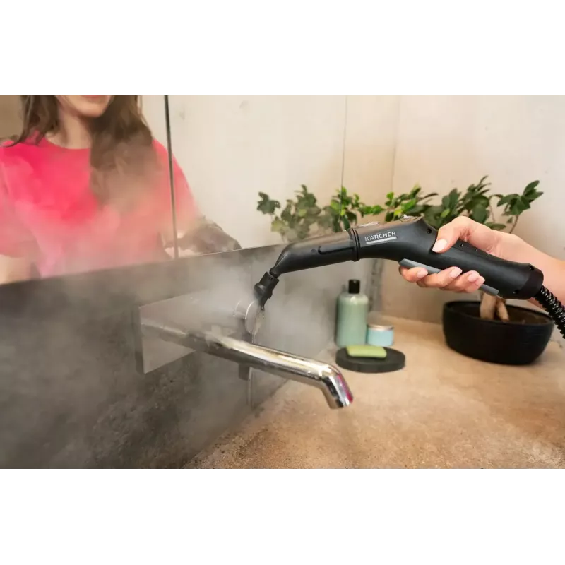 Dampfreiniger Karcher SC 4 Deluxe mit 1,5-Liter-Wassertank und 1500 W Leistung