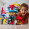 PAW Patrol : Air Rescue, Pup Squad Adventure Bay Airport Playset, mit Chase-Spielzeugauto & Fahrzeugwerfer, Kinderspielzeug für Jungen und Mädchen ab 3 Jahren